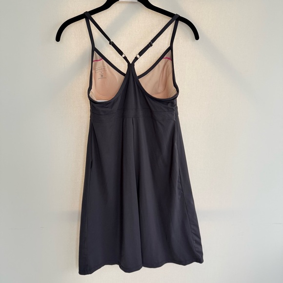 Athleta Shorebreak Athletic Workout Dress Built in Bra in Grey size small - Picture 4 of 6